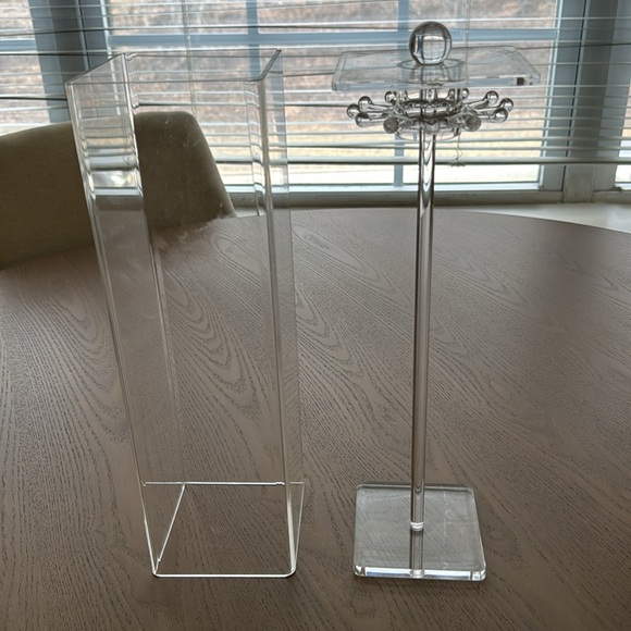 Pre-loved Necklace Storage Rack - Picture 3 of 4